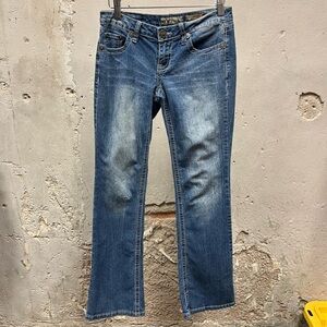 YMI Vintage Low Rise Y2K Boot Bootcut Stretch Denim Embellished Jeans Size 1 28